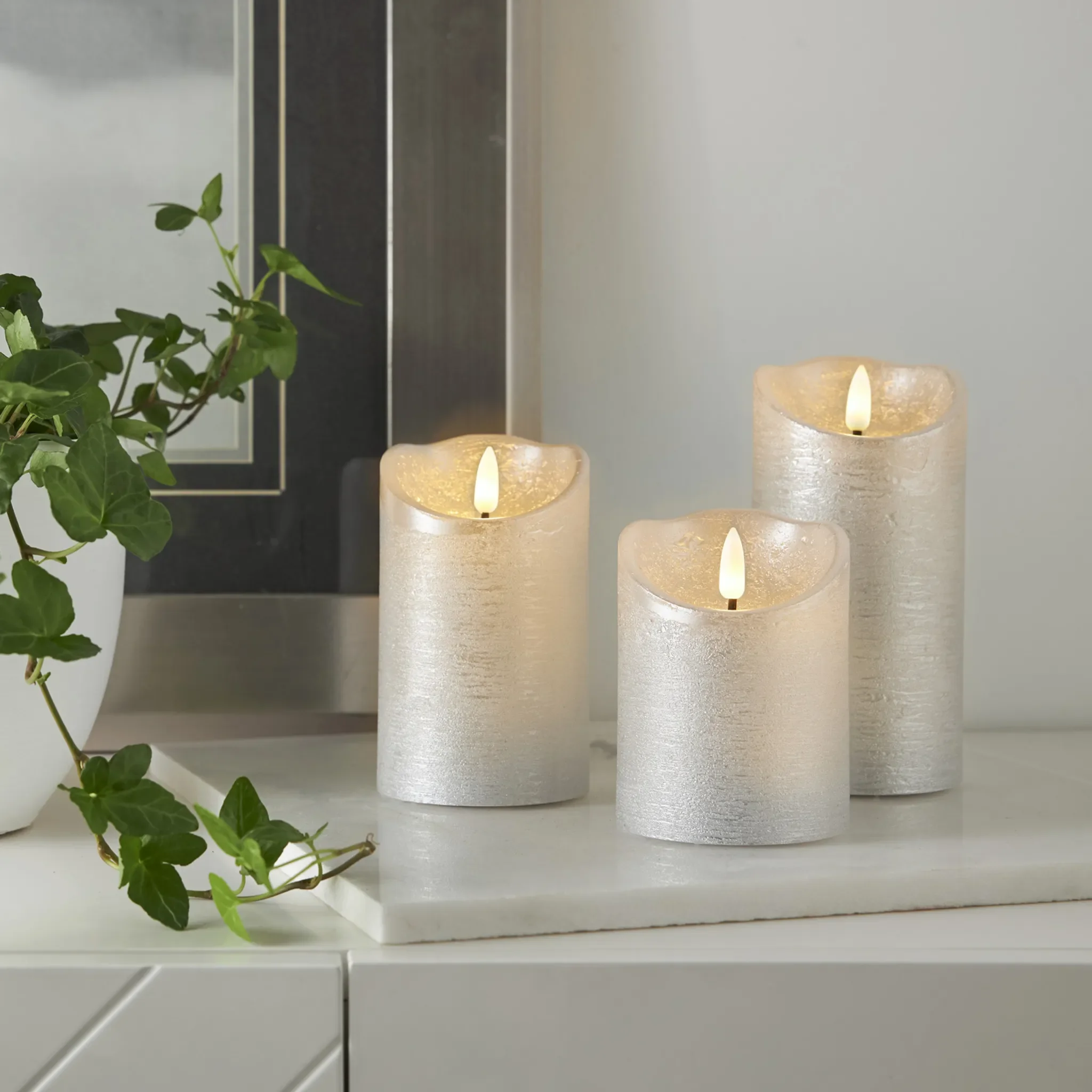 LED-Echtwachskerze „Flamme Rustic“ – Silber